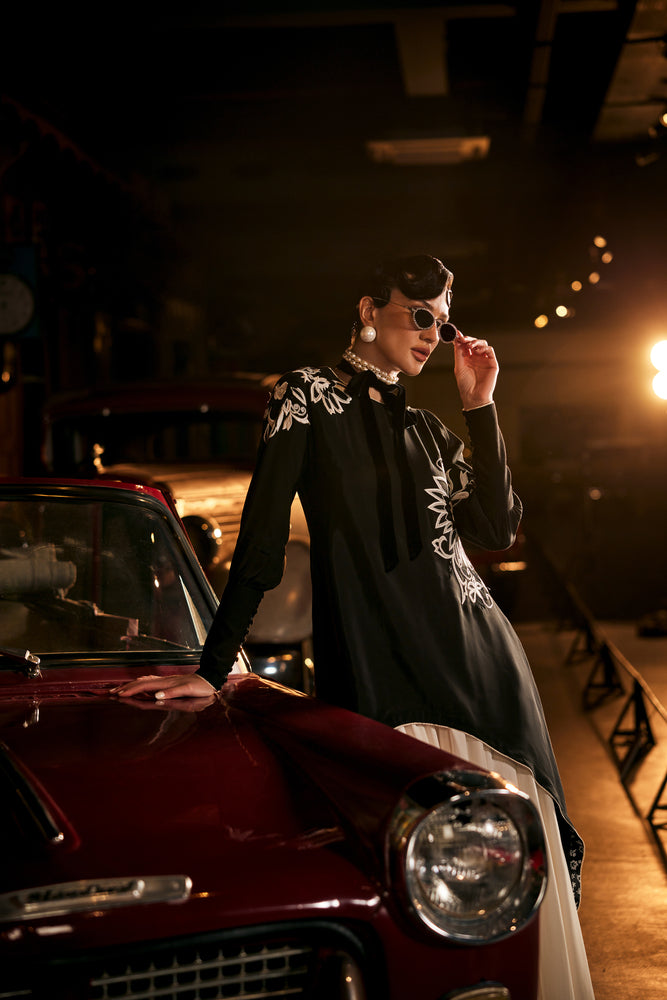 CO-ORD SET black top paired with white skirt